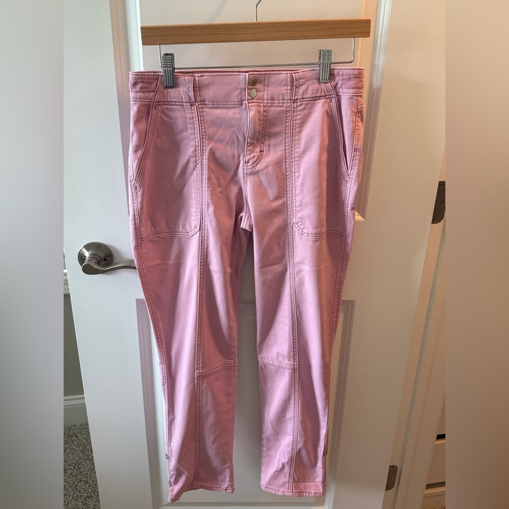White House Black Market Light Pink Straight Leg Crop Pant